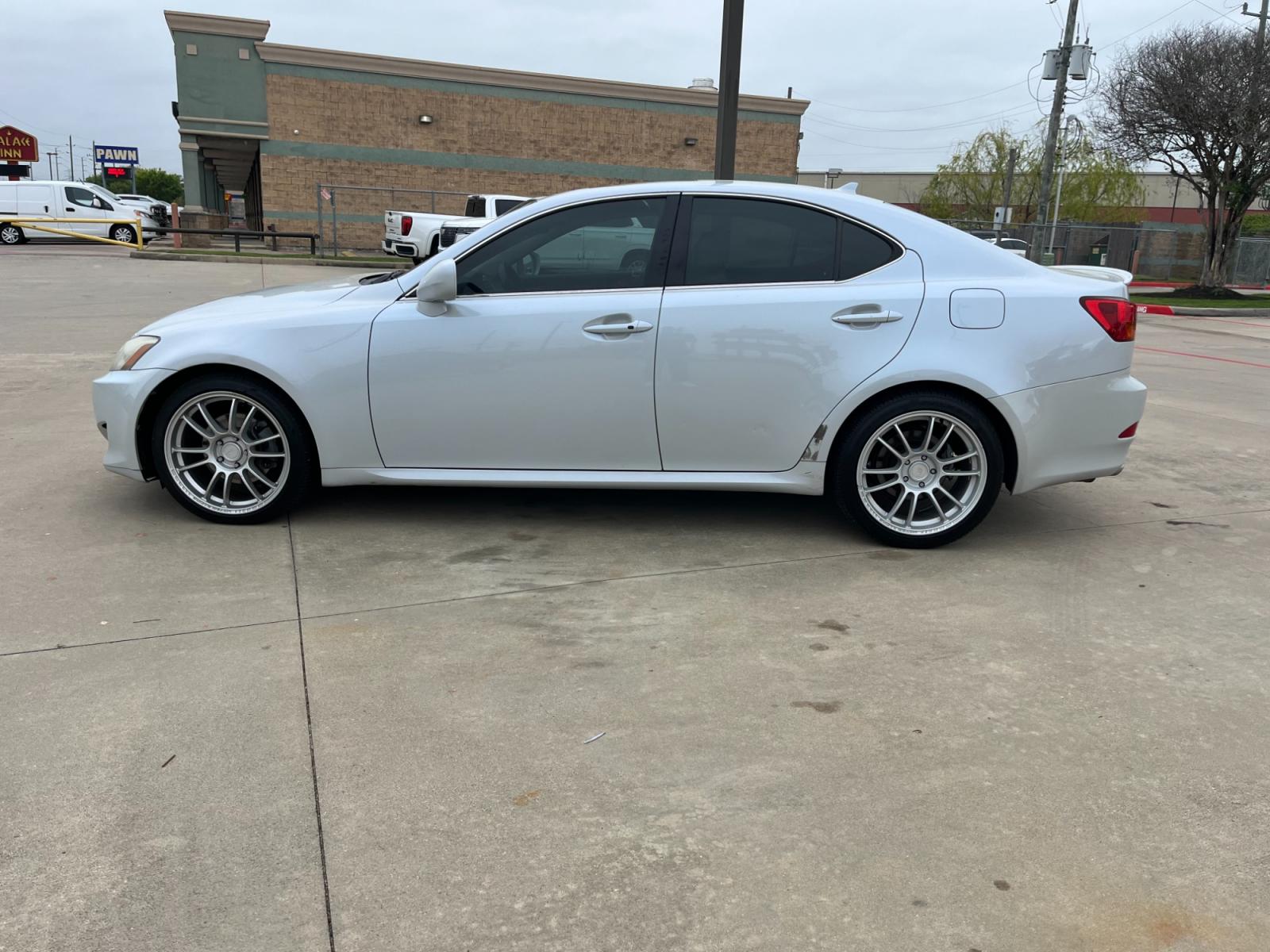2008 white /TAN Lexus IS IS 250 6-Speed Manual (JTHBK262285) with an 2.5L V6 24V DOHC engine, 6-Speed Manual Overdrive transmission, located at 14700 Tomball Parkway 249, Houston, TX, 77086, (281) 444-2200, 29.928619, -95.504074 - Photo #3